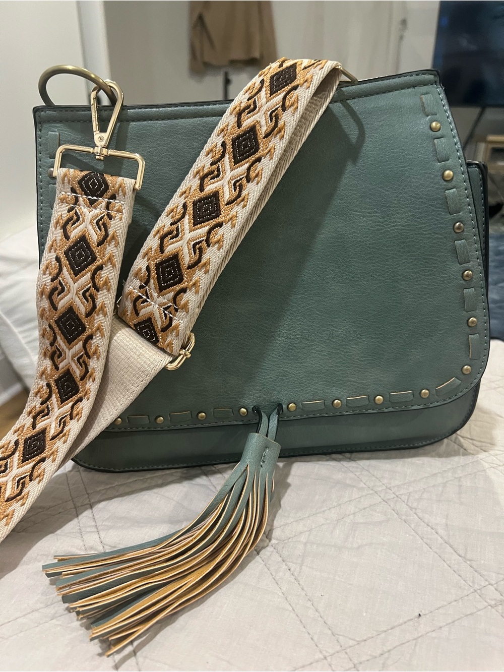 Green Leather Crossbody Bag with Decorative Tassel and Patterned Strap - Picture 3 of 6